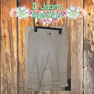 **D. Jeans New York**